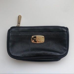 MICHAEL KORS CLUTCH